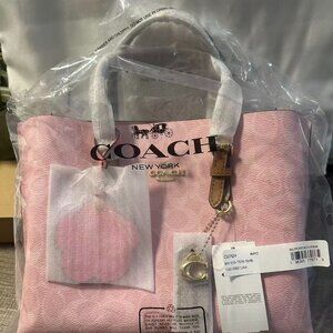 NWT COACH Mollie Tote Bag 25 In Signature (CER24) Powder Pink